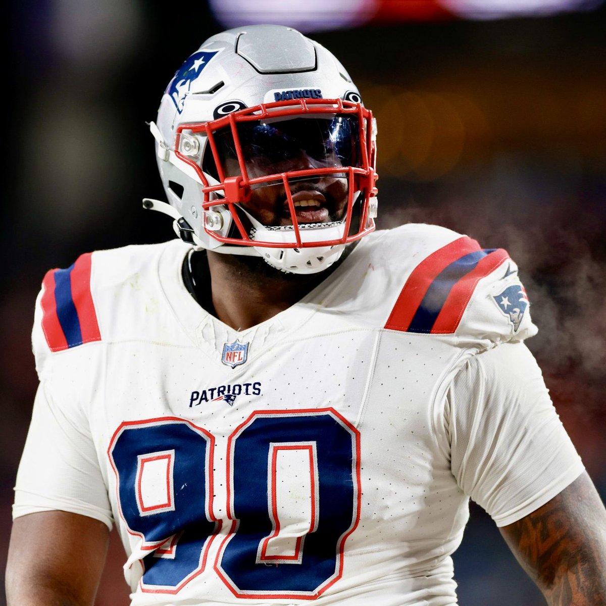 🔔¡¡ÚLTIMA HORA!! Los #Patriots extienden oficialmente el contrato del DT Christian Barmore por 4 años y hasta 92 millones de dólares. (vía @RapSheet)