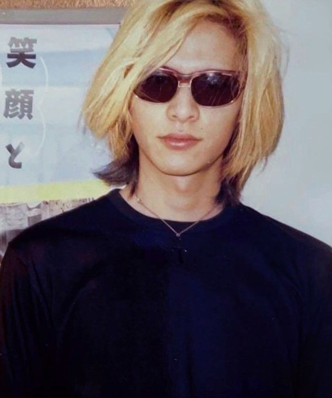the vibe of 80s skater boy blonde atsushi is just unmatched