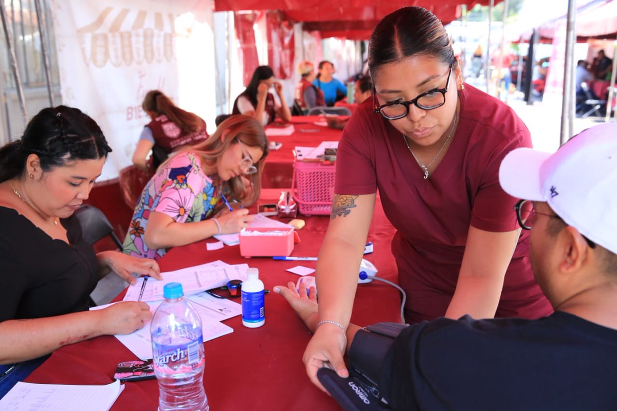 Este lunes contamos con la presencia de la #FeriaDelBienestar, ubicada en la colonia Cuatro Árboles, con servicios de atención médica, asesoría legal, Inapam, Registro Civil, atención de Cesac, entre otros. Continuamos informando sobre las ubicaciones de las próximas ferias.