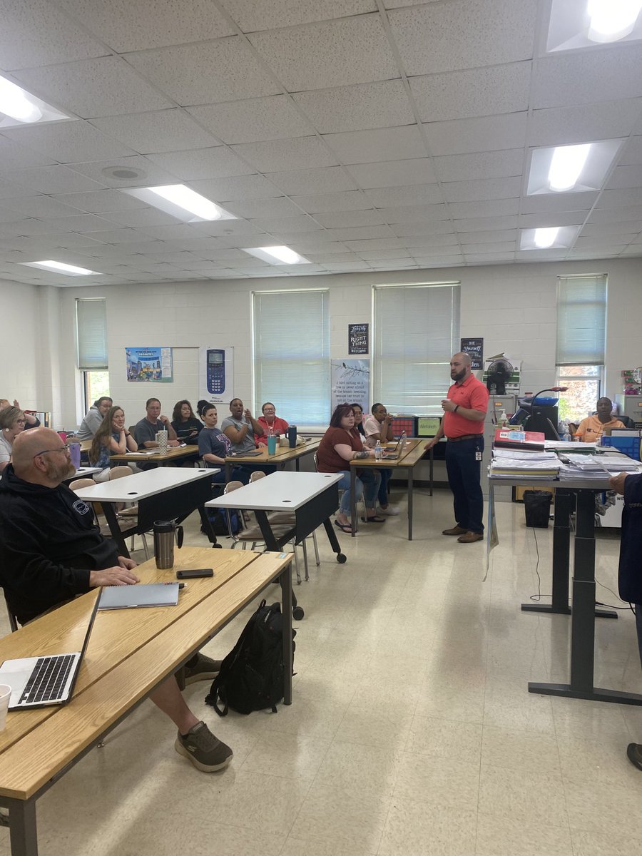 True Leadership! Starting our workday with motivation and direction to finish the school year strong! #TheWildcatWay #BestStaff #BestLeadership ⁦@GMHMiddle⁩ ⁦@Bradyn_R⁩