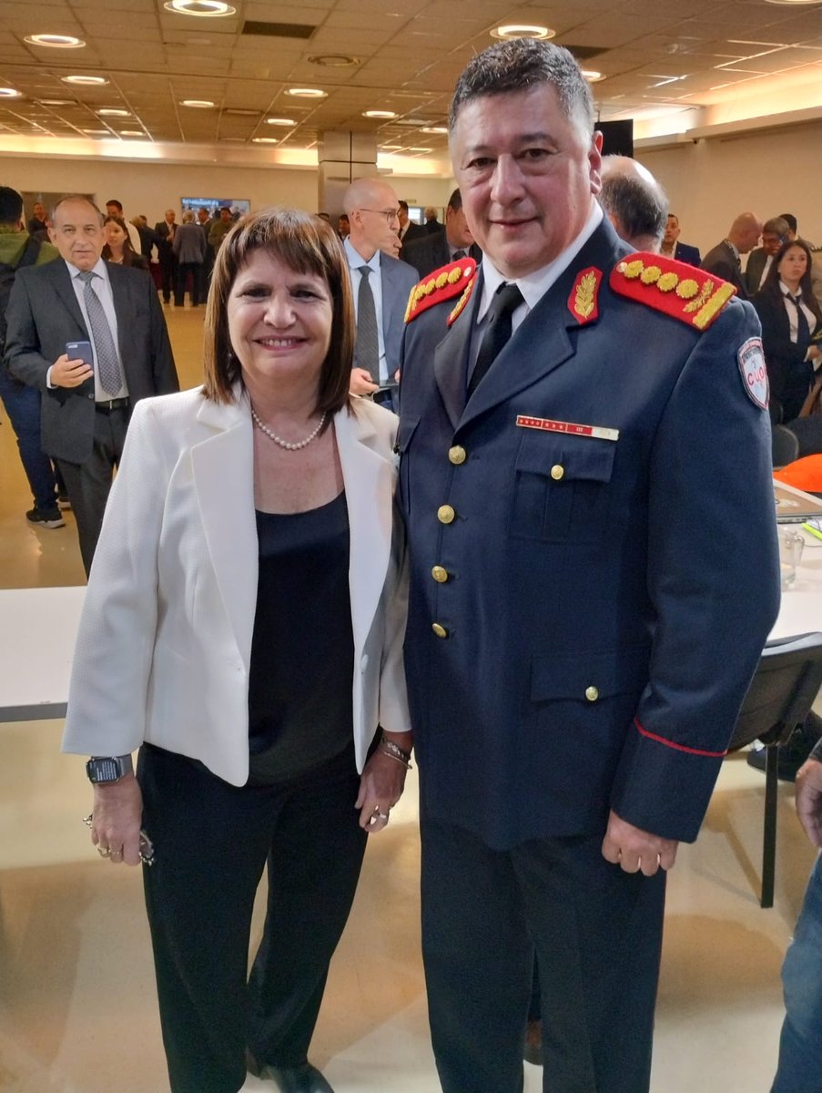 bomberosRA's tweet photo. #Importante SINAGIR: participación del Sistema Nacional de Bomberos Voluntarios en reunión del Consejo Federal con presencia de la ministra @PatoBullrich ➡️
https://t.co/fOf62cz93X https://t.co/T2Nq9oITHP