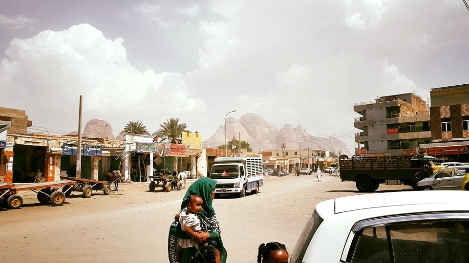 Nanjala1's tweet photo. I took this picture eight years ago in Kassala, Sudan near the border with Eritrea. I could write a thousand tweets and I would never be able to fully capture the kindness with which I was received everywhere I went in Sudan. Please do not abandon Sudan. https://t.co/3nSJhWcYbt