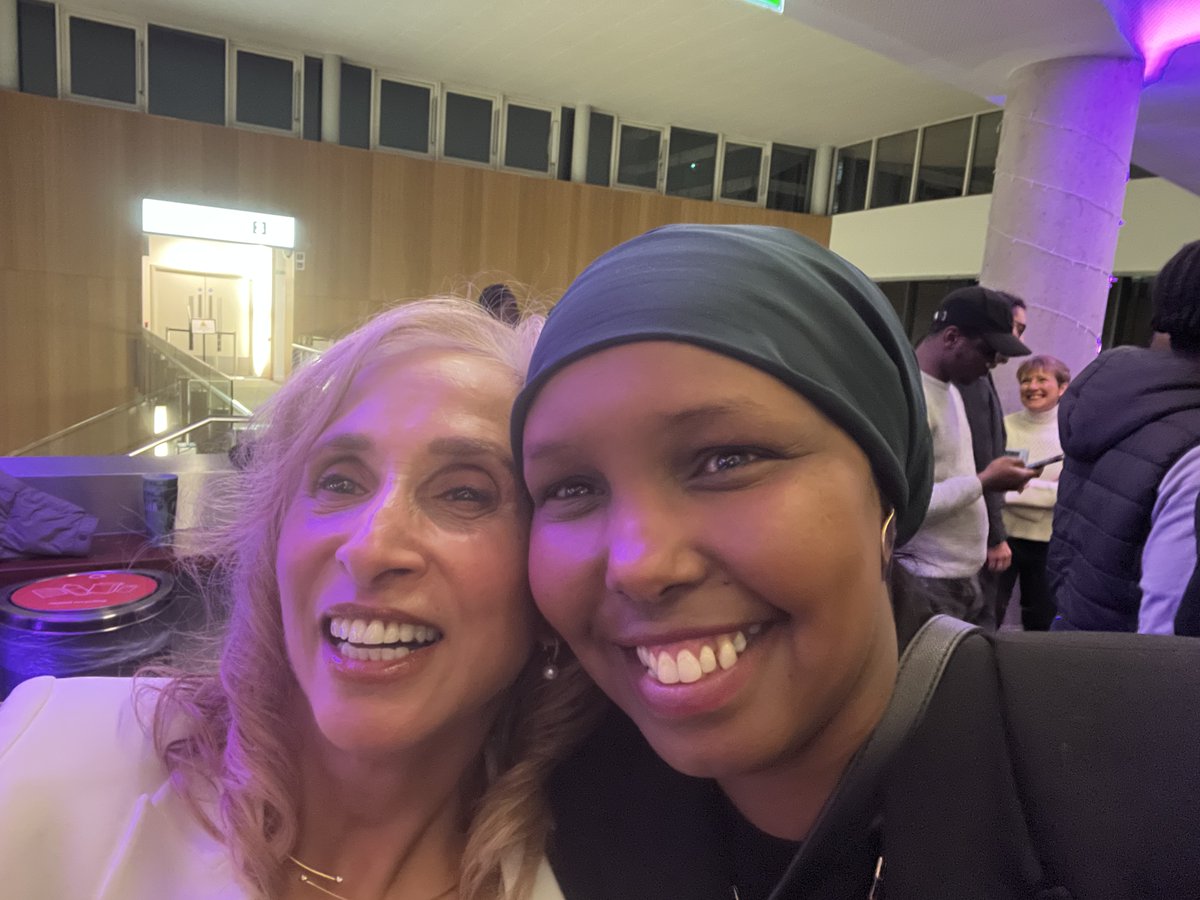 Professor Palie Smart (@paliesmart) on Twitter photo Wonderful to celebrate with our Mayor Marvin and his family, friends and colleagues! After 8 years of being Bristol's Mayor, I envisage more exciting times ahead for him! 🥂 <a href="/BristolUni/">University of Bristol</a> @ThangamMP <a href="/darrenpjones/">Darren Jones MP</a> <a href="/MayorofLondon/">Mayor of London, Sadiq Khan</a> <a href="/evelynwelch2013/">Evelyn Welch</a> <a href="/MicheleAcuto/">ᴍɪᴄʜᴇʟᴇ ᴀᴄᴜᴛᴏ</a> Wonderful to celebrate with our Mayor Marvin and his family, friends and colleagues! After 8 years of being Bristol's Mayor, I envisage more exciting times ahead for him! 🥂 <a href="/BristolUni/">University of Bristol</a> @ThangamMP <a href="/darrenpjones/">Darren Jones MP</a> <a href="/MayorofLondon/">Mayor of London, Sadiq Khan</a> <a href="/evelynwelch2013/">Evelyn Welch</a> <a href="/MicheleAcuto/">ᴍɪᴄʜᴇʟᴇ ᴀᴄᴜᴛᴏ</a>