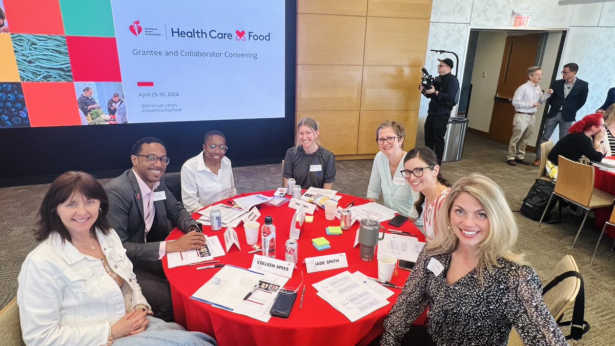 Enjoying @American_Heart #HealthCareByFood convening with @mofcollective @healthimpactOH @Instacart @OSUWexMed SUSTAIN TEAM at @Wharton🥰 SUSTAIN supports Medicaid-enrolled individuals by addressing food, social needs & nutrition counseling 2⬆️❤️ health! medicine.osu.edu/news/heart-res…