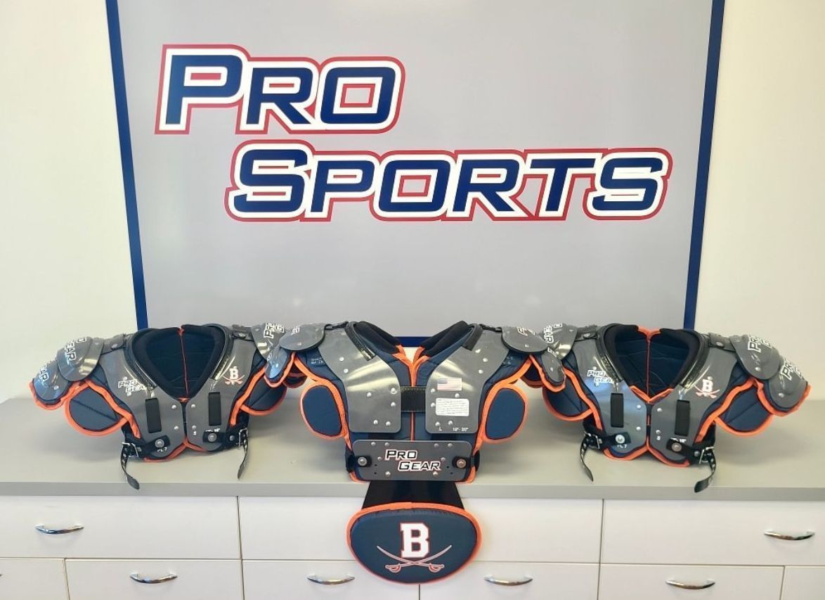 @BeechFootball, enjoy your upcoming season in #ProSportsCustoms!❗🏈

Shoutout to Mike Nelson (@ProGearNellie) and @BakersSports for making it happen!

@BHSBuccaneers
@coachcrabtree1

#KnowTheLogo #MadeInTheUSA #HighSchoolFootball #SportsEquipment #BuccaneerPride #PlayForTheBrand