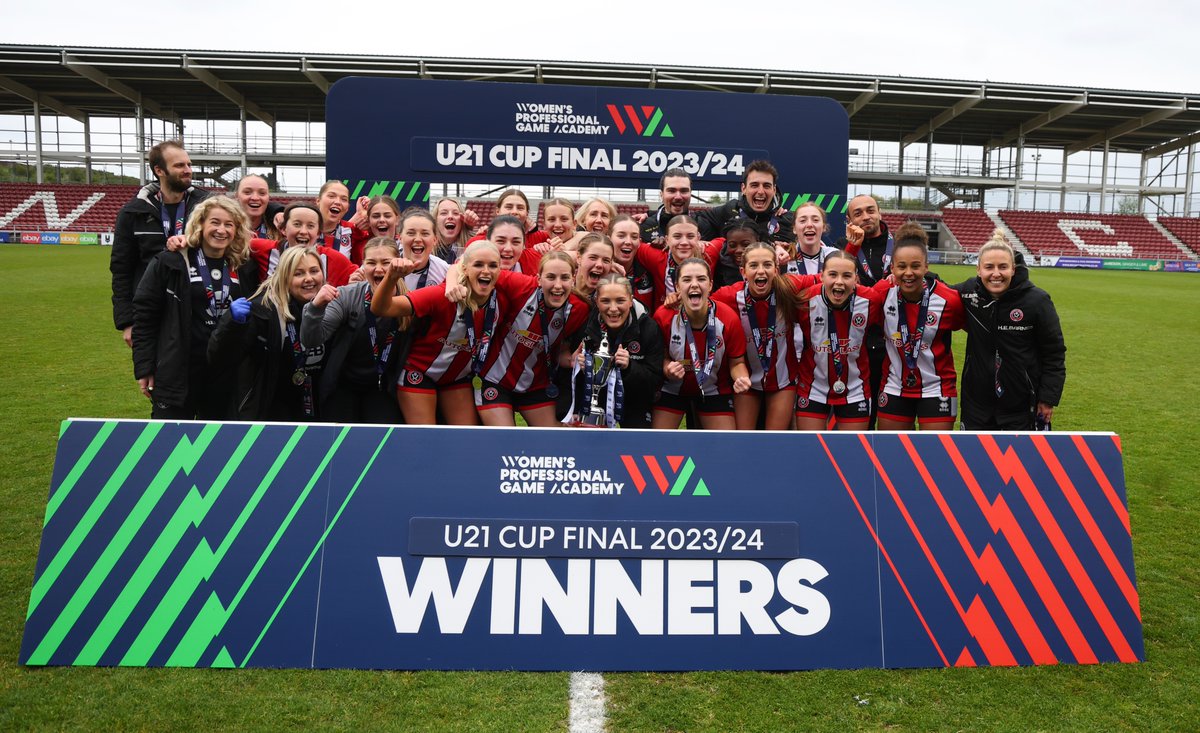 Ash Thompson tweet media