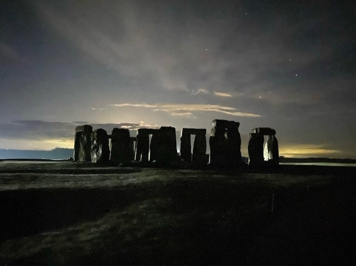 My favourite image from this mornings’s observations at #Stonehenge. Doesn’t show what we were looking at/for but I like it! #archaeology 📸 own.