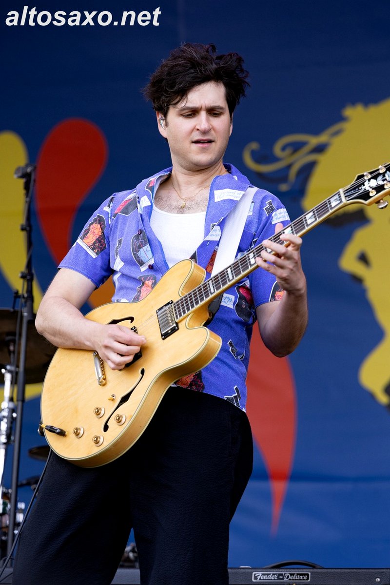 Ezra Koenig of Vampire Weekend performs live at New Orleans Jazz & Heritage Festival 2024 at Fair Grounds Race Course in New Orleans on April 27, 2024. #VampireWeekend #JazzFest #NewOrleansJazzFest 
ALTOSAXO Music Apparel 
altosaxo.net