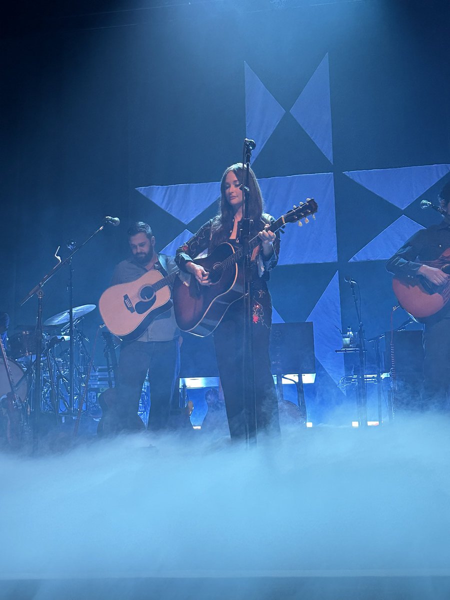 camirang's tweet image. Oh my god I am FERRALLLLLLL