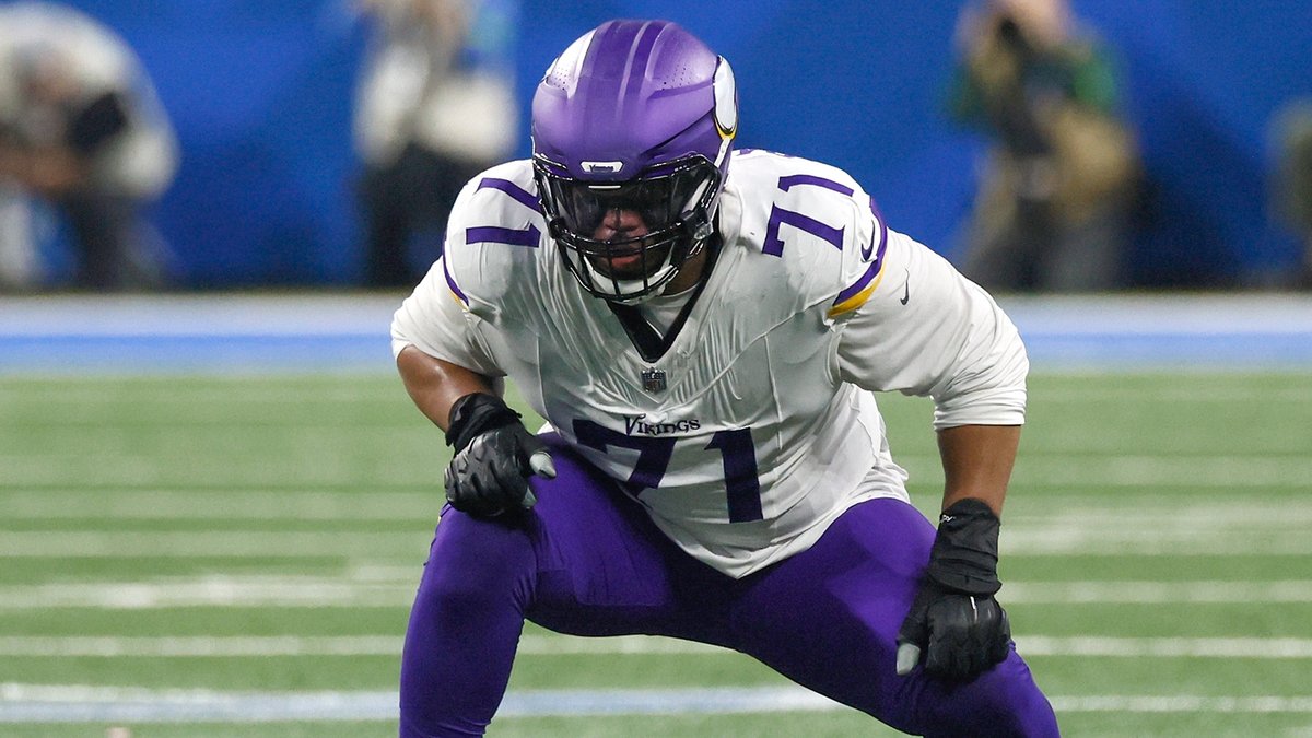 Vikings exercise OT Christian Darrisaw's fifth-year option nfl.com/news/fifth-yea…