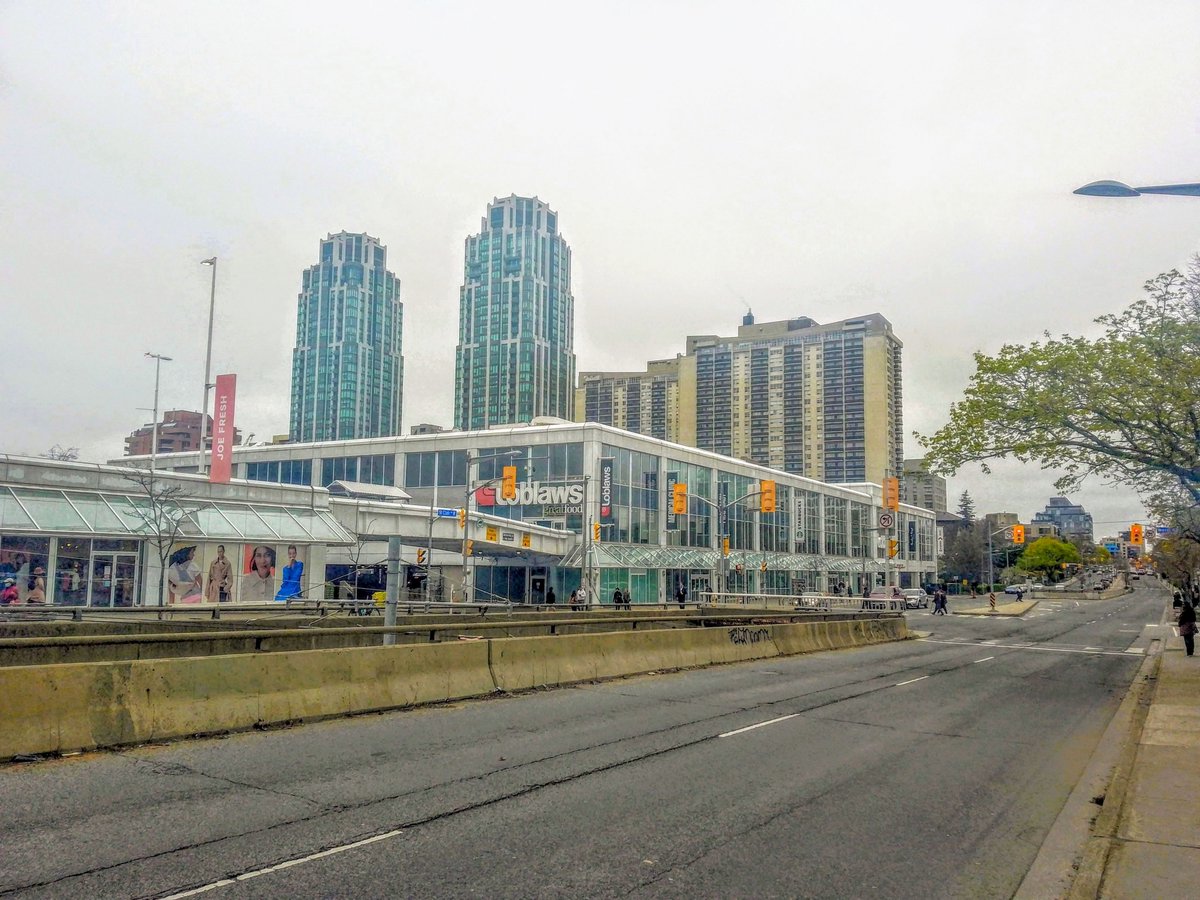 Loblaws 📸🇨🇦🛒

St. Clair West Station 🚇

#loblaws #city #downtown #toronto #canada #ontario #building #condos #architecture #photography #art #grocerystore