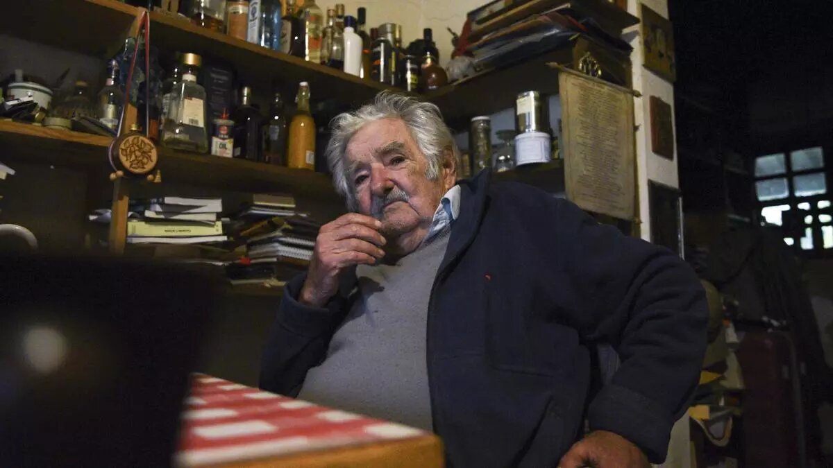 Expresamos nuestra solidaridad y apoyo a José 'Pepe' Mujica, incansable líder de la izquierda uruguaya y ex Presidente de esa nación, ante su reciente anuncio sobre su lamentable enfermedad. Desde #Cuba le enviamos muchas fuerzas al querido Pepe Mujica.