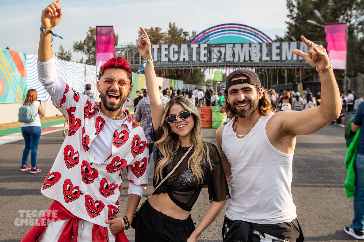 ¿Ya tienen todo listo para mi #TecateEmblema2024?👀 ¿Boletos? ¿Lockers? ¿Ticket2Ride? ¿App descargada? ¿Outfit y actitud mil?💜☁️🌈 ¡Ya casi nos vemos! 🎟️ Disponibles en Ticketmaster: bit.ly/TEmb_inf 📱App: onelink.to/6vev6u