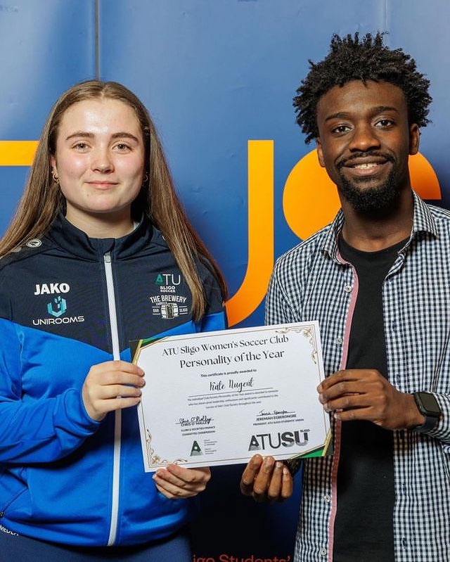 Congratulations to our past pupil Bit O’Red midfielder Kate Nugent who was awarded @atusligo_ie Women’s Soccer Player of the Year. Great to see all your hard work pay off! #weareucs #proudalumni @lecheiletrust1 @sligorovers