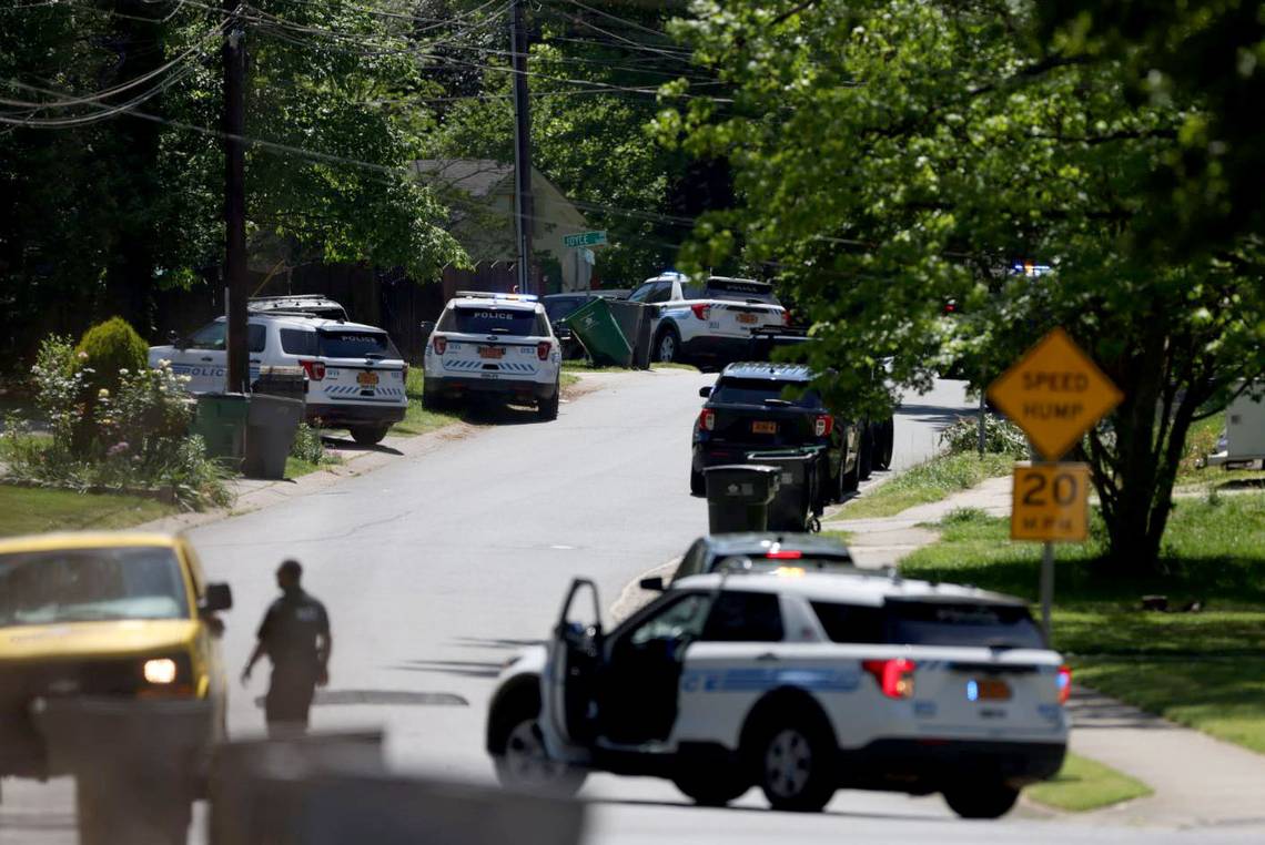 Allan Margolin (@allanmargolin) on Twitter photo Breaking: Multiple law enforcement officers shot in Charlotte NC - #MakeItStop #GunCrazyUSA
charlotteobserver.com/news/local/criโฆ
<a href="/dremmelqueen/">helen nash</a> <a href="/JackRevered/">Jack ๐LoveHopeLight2023๐บ๐ฒ๐๐บ๐ฆ</a> <a href="/NathanMackBrown/">Nathan Mackenzie Brown ๐ฌ๐</a> <a href="/pozvibes4u/">Michael Garcia</a> <a href="/Franks2ndlife/">Francisco Vives (T.A.F.K.A. Paco Luรญs โontaรฑa)โ</a> <a href="/pamrichmond1/">โ๐๐ โ๐๐๐๐๐ ๐๐๐</a> <a href="/bengin1003/">Lauren Anne</a> <a href="/NoWayNRA1/">No Way NRA</a> <a href="/Frances_Fisher/">Frances Fisher</a> @kingsrush <a href="/GrammaGaz/">Marion Gazdak๐โ๐บ๐ธ๐๏ธ ๐๐ท๐บ๐ฆ</a> <a href="/RealCedricDark/">Cedric Dark, MD, MPH, FACEP</a> Breaking: Multiple law enforcement officers shot in Charlotte NC - #MakeItStop #GunCrazyUSA
charlotteobserver.com/news/local/criโฆ
<a href="/dremmelqueen/">helen nash</a> <a href="/JackRevered/">Jack ๐LoveHopeLight2023๐บ๐ฒ๐๐บ๐ฆ</a> <a href="/NathanMackBrown/">Nathan Mackenzie Brown ๐ฌ๐</a> <a href="/pozvibes4u/">Michael Garcia</a> <a href="/Franks2ndlife/">Francisco Vives (T.A.F.K.A. Paco Luรญs โontaรฑa)โ</a> <a href="/pamrichmond1/">โ๐๐ โ๐๐๐๐๐ ๐๐๐</a> <a href="/bengin1003/">Lauren Anne</a> <a href="/NoWayNRA1/">No Way NRA</a> <a href="/Frances_Fisher/">Frances Fisher</a> @kingsrush <a href="/GrammaGaz/">Marion Gazdak๐โ๐บ๐ธ๐๏ธ ๐๐ท๐บ๐ฆ</a> <a href="/RealCedricDark/">Cedric Dark, MD, MPH, FACEP</a>