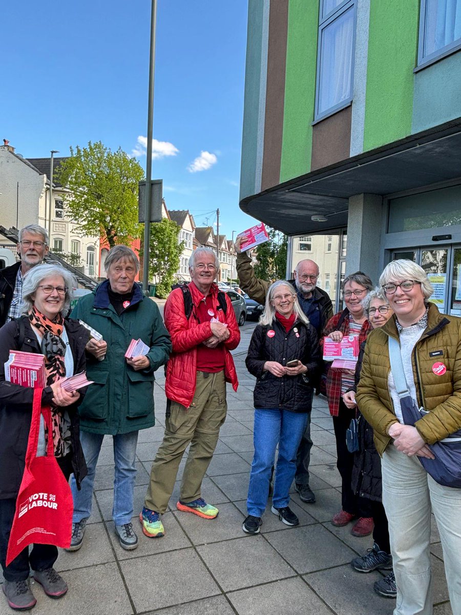 Getting out the Vote in Friern Barnet on a Sunny Monday afternoon! 🌞These sessions are so important for reaching our voters and reminding them how important this election is. Why don't you come and join us before London goes to the polls on Thursday?
