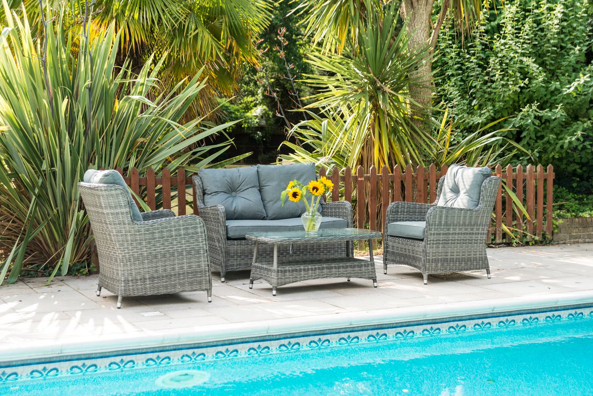 Transform your #outdoorspace into a tranquil retreat with #gardenSofa garden balcony or terrace, this  all-weather rattan, plush cushions is perfect for lazy  evenings & weekends outdoors. Durable & elegant it's designed to last for years #OutdoorFurniture
shorturl.at/oH089