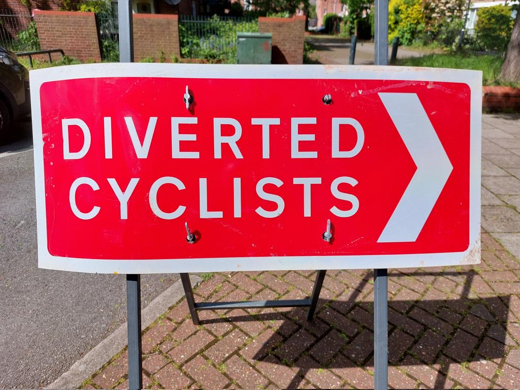 Only if you are a diverted cyclist: Other cyclists just go straight on..