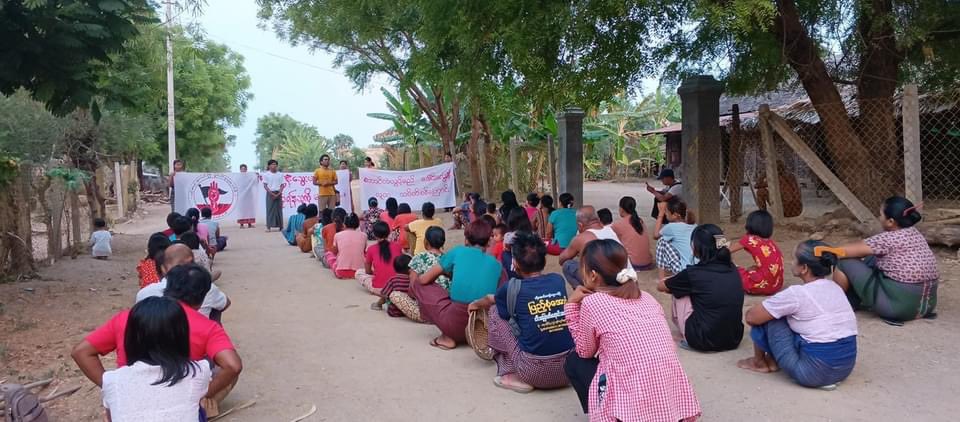 Regular multi-villages strike from #Yinmarbin and #Salingyi Twps, #Sagaing Region, staged a massive protest of 1104-day to demolish the #MilitaryDictatorship on Apr29.

#AgainstConscriptionLaw     
#2024Apr29Coup      #WhatsHappeningInMyanmar