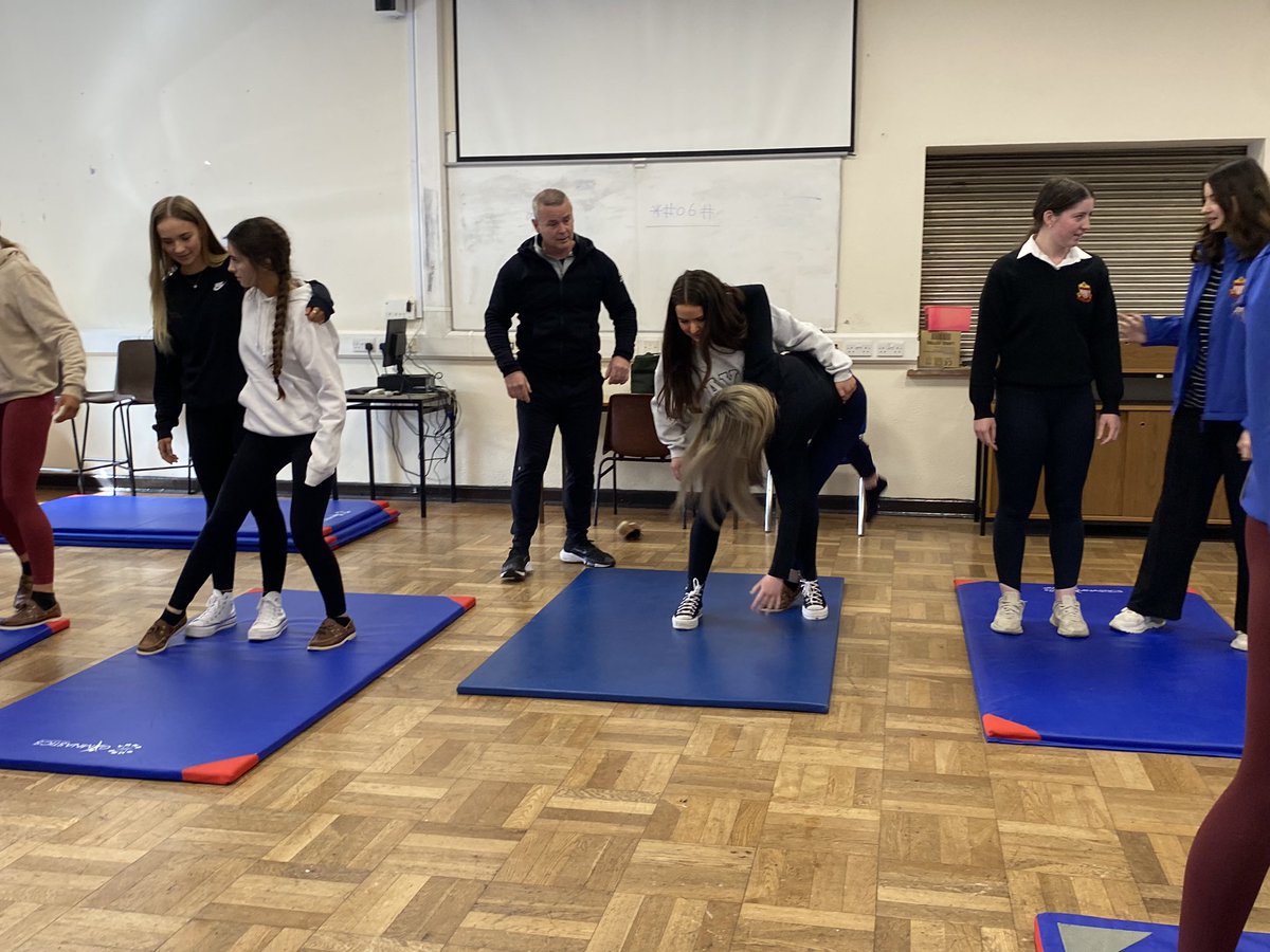 🥊Our TY classes did a personal safety workshop with Alex Walsh. They learned all about how to stay safe online and in person. Well done to the girls!✨ @personalsafetyireland