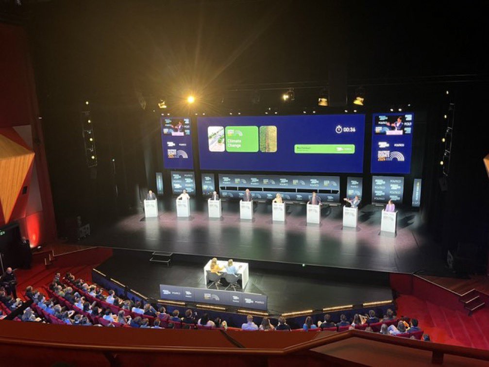 @MaastrichtGen is at the #MaastrichtDebate to see what the #Spitzenkandidaten propose on key topics for young people: climate change, foreign & security policy, & EU democracy - what #youth is interested in. 'This is about YOU, the youth. You are the future' as @BasEickhout said.