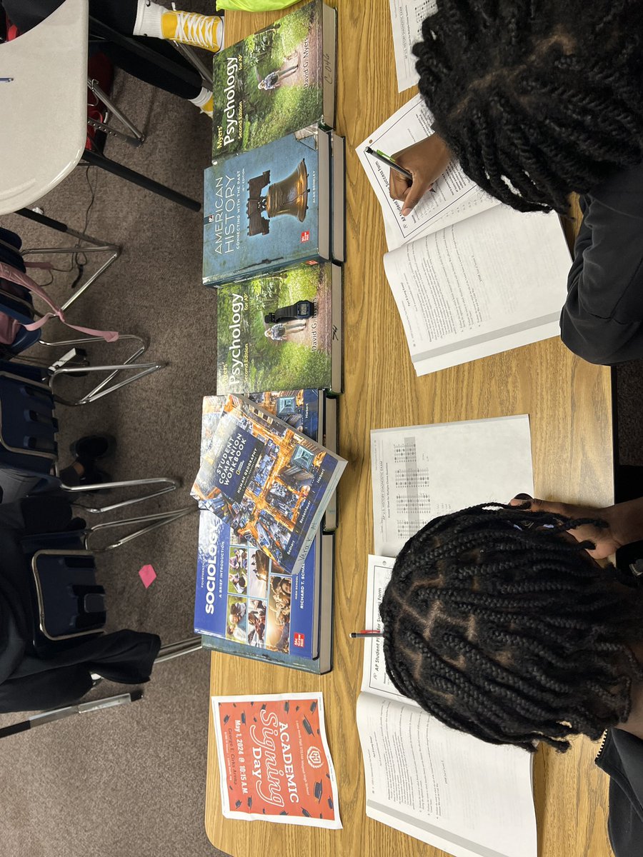 Sudents at Hall Steam are girding up for the AP Exams occurring next week. <a href="/lrsd/">Little Rock School District</a> @GiftedLrsd <a href="/DrJermallWright/">Jermall Wright</a> <a href="/LoringShay/">Dr. Shay Spriggs-Loring</a>