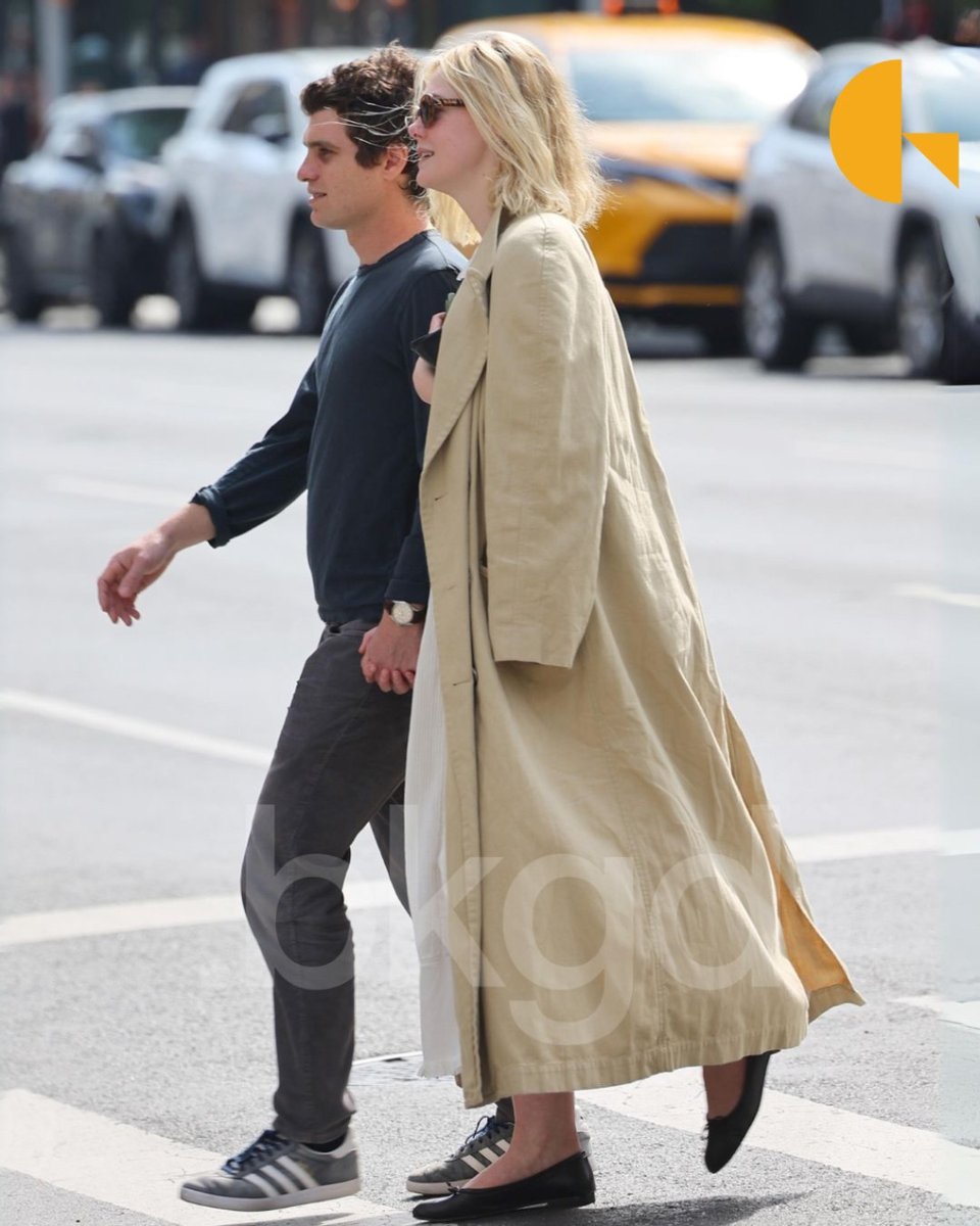 Elle Fanning and her beau Gus Wenner were spotted looking smitten after a lunch date in Manhattan's trendy West Village. 

The couple, who have been dating since early November, couldn't hide their smiles as they strolled hand-in-hand. 

#backgrid #ellefanning #guswenner