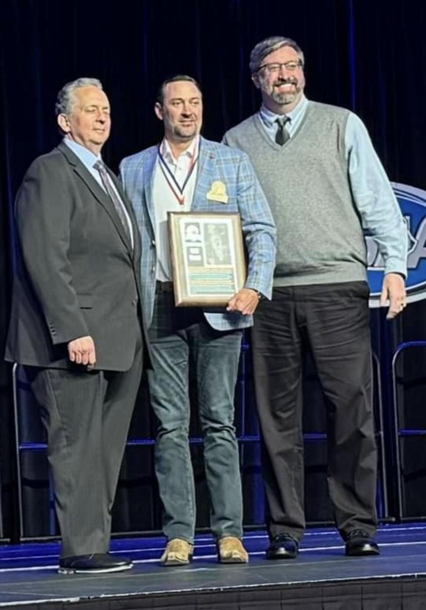Paintsville great Todd Tackett joined former teammate @JRVanHoose in the @KHSAA Hall of Fame. Tackett and VanHoose made up what may have been the most feared duo in 15th Region history. Paintsville captured the state title in 1996 and then made another run in 1997 before falling