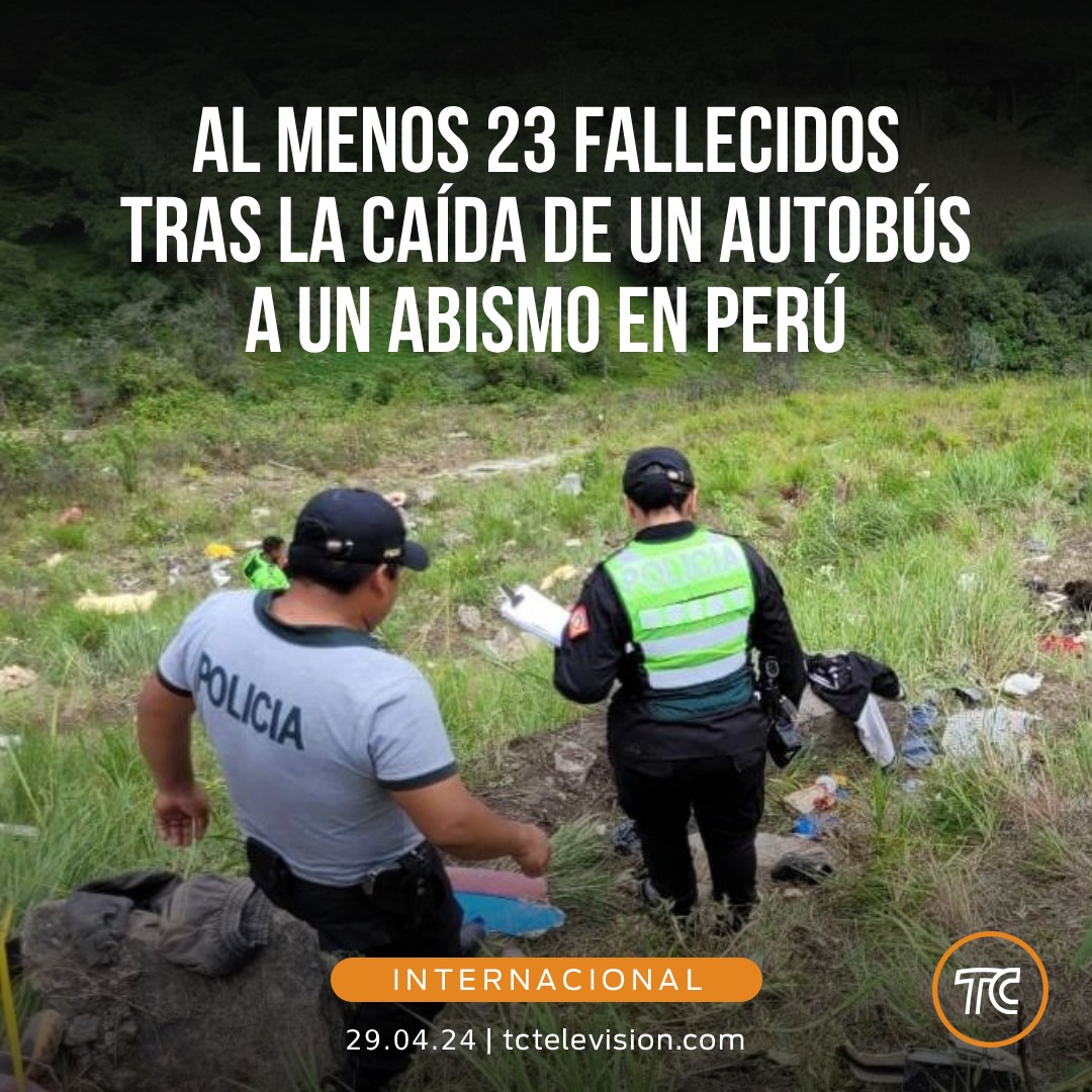 Al menos 23 muertos y más de 15 heridos dejó el accidente de un autobús que cayó a un abismo en camino rural del norte de Perú. ¿Cómo ocurrió? » bit.ly/4dkX4Yu