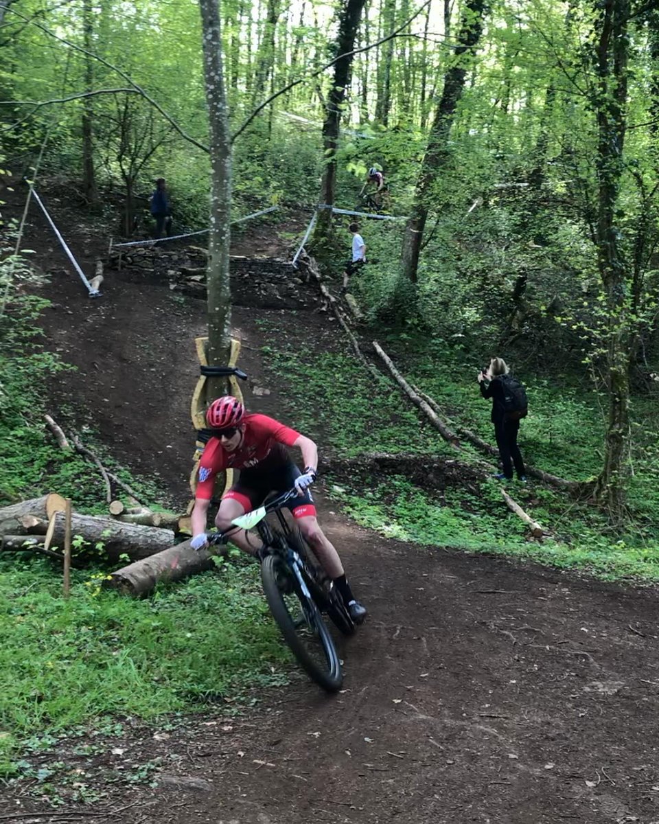 Life’s an adventure. Enjoy the ride 🚲🤍

Credits to @leo._atn 📷🔥

Check out our collection@Corkicycleco ⚙️

#corkicycleco #downhill #biking #mtb #mtblife #sports  #foxracing #redbull