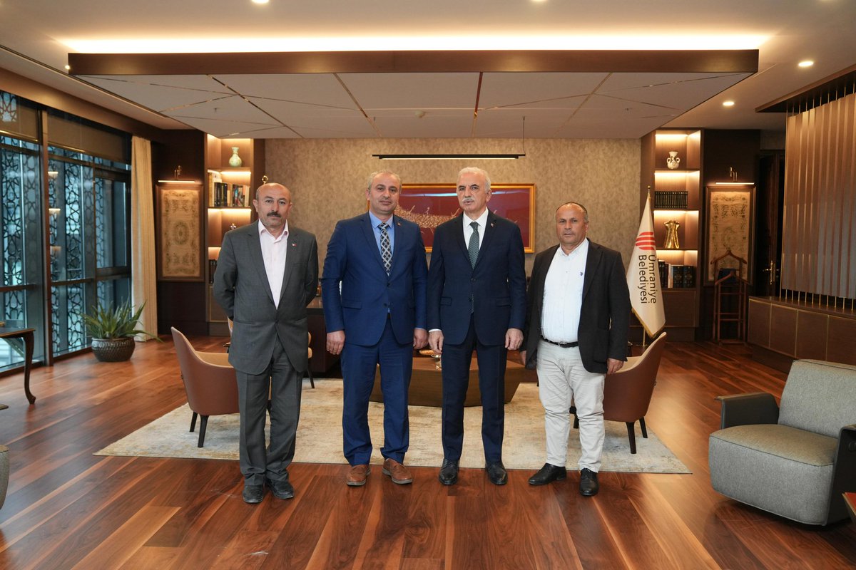 Türkiye İlahiyatlılar Derneği Başkanı Mehmet Salih Turan ve Kazım Karabekir Cemevi Başkanı Erdal Ahi ile birlikteydik. Nazik ziyaretlerinden dolayı teşekkür ederim.