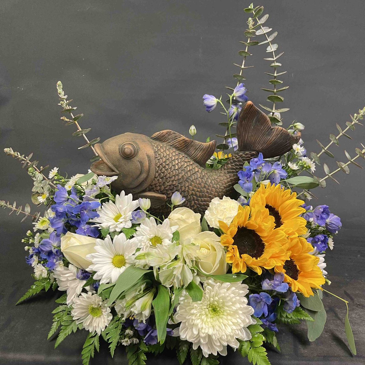 A sympathy tribute for a man that went fishing every morning and evening before & after work. May the fish always be biting in heaven! 🐟 . . #steinflorist #steinyourflorist #flowers #flowershop #shopsmall #shoplocal #smallbusiness #fish #gonefishing #sympathyflowers #fisherman