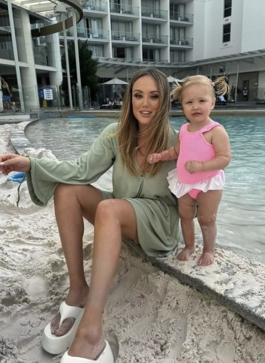 Geordie Shore's Charlotte Crosby breaks down over daughter Alba as she admits 'I never imagined this' ok.co.uk/celebrity-news…