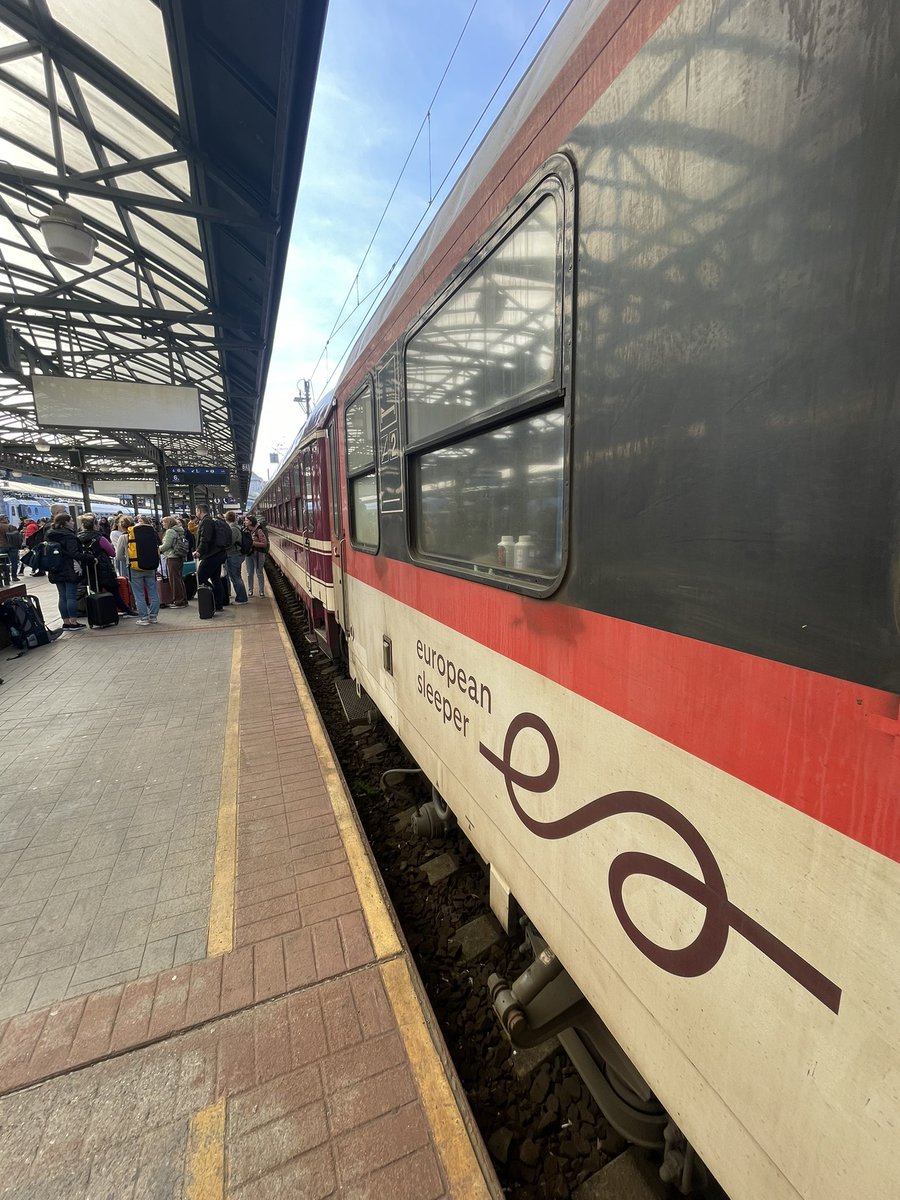 SLEEPER TRAINS ARE BACK Tuesday 10.45pm ITV1 Join @ITVOnAssignment as we travel on the inaugural Brussels to Prague sleeper train and find out what’s behind the night train renaissance in Europe. Features @seatsixtyone, @EuropeanSlpr, @ceskedrahy_ and more!