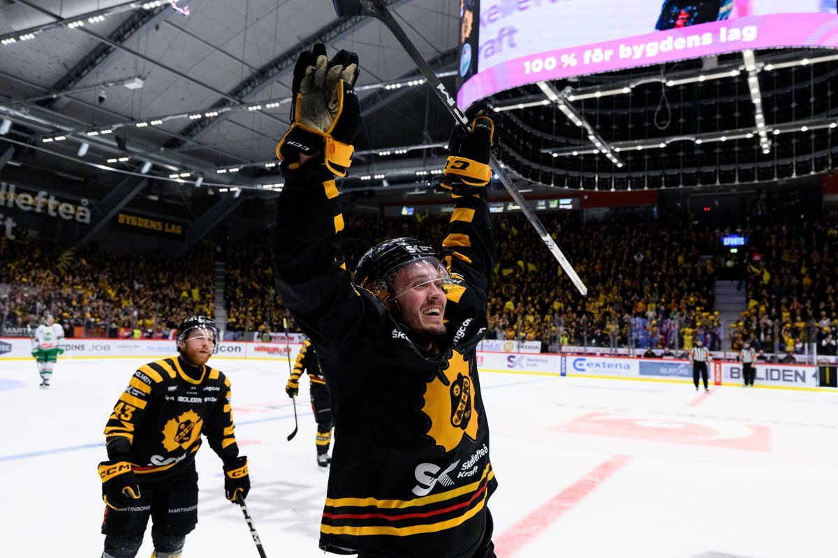 Skellefteå AIK vinner SM-guld! 
@skelleftea_aik nollade @roglebk i match 5, och säkrade guldet på hemmaplan.
Läs mer här: shl.se/article/simasc…
#SKERBK #SHL #svsshl #ishockey #twittpuck 

Foto: Petter Arvidson/Bildbyrån