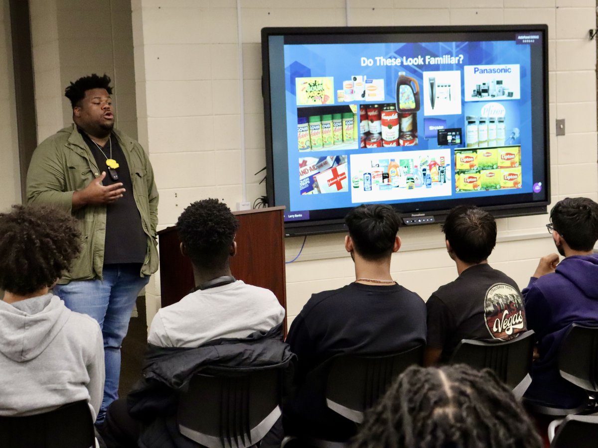 🛠️ The Future Makers & Creators Tour made its second stop in Middlesex County last week at Piscataway High School. This event introduces NJ's youth to exciting career opportunities in manufacturing. Learn more: ow.ly/xRGx50Rrgng

#Manufacturing #FutureMakers 🏭👩‍🔧👨‍🏭