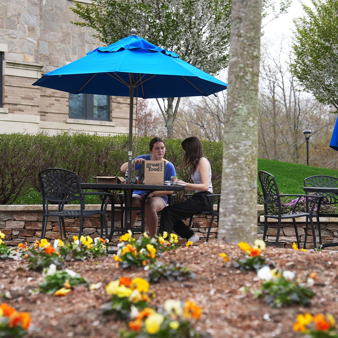 Springtime means finals season 💙📚

Good luck on all your finals this week, Hounds!

#AssumptionUniversity | #HoundNation