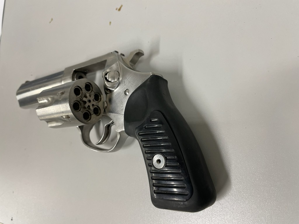 Great work by our Domestic Violence Unit! Officers arrested a suspect for felony violation of a no contact order and seized the suspect's vehicle for a search warrant. DV detectives served the warrant and located both of these firearms inside the vehicle. #vanpoliceusa