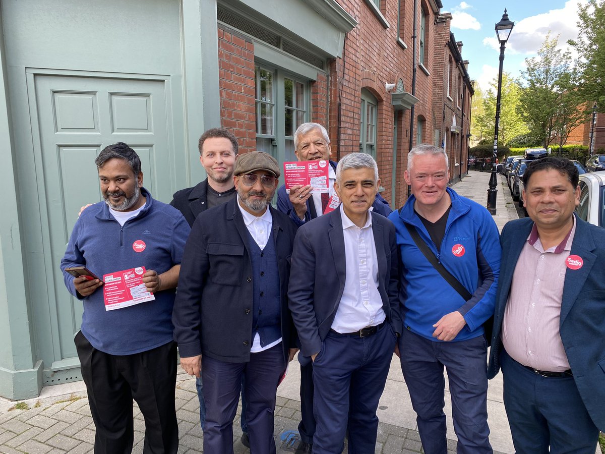 Always good to have a new canvasser with you on the #Labourdoorstep. And to be fair to him, this lad seemed to be very popular with residents, and all over the detail of @SadiqKhan’s record and manifesto.