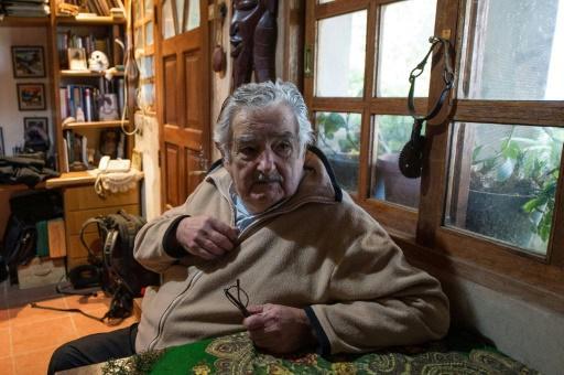 Uruguay: l'ancien président 'Pépé' Mujica annonce souffrir d'une tumeur ⬇️ courrierinternational.com/depeche/urugua…