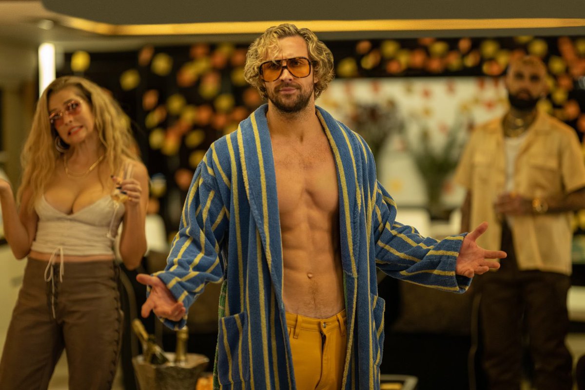 THE FALL GUY is a mixed bag. A fun love letter to stunt performers with great action. Dialogue often feels forced and the tone doesn’t always work, but Ryan Gosling evokes his performance in The Nice Guys and the musical score is innovative Full review: theholofiles.com/2024/04/29/rev…