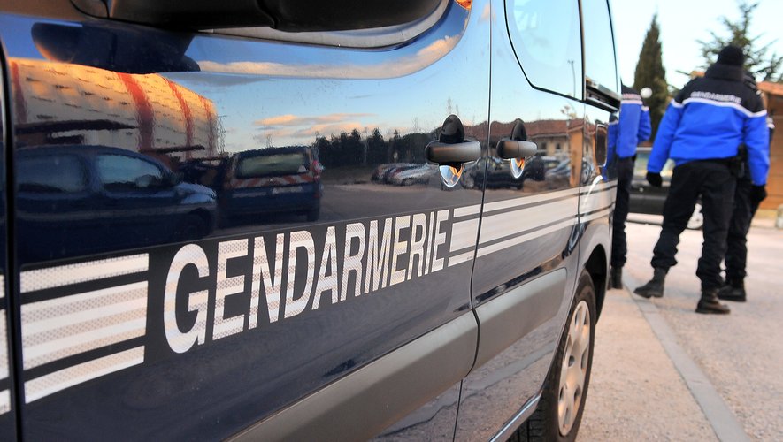 🚨 Fait divers:  Des gendarmes ont interpellé un couple refusant d'obtempérer à Montpellier. En possession d'un marteau, ils ont percuté un véhicule avant d'être arrêtés.

📰 Source : Midi Libre - Plus d'infos⤵

#gendarmerie #interpellation #montpellier #vol