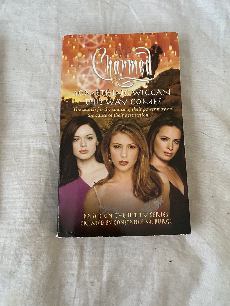 charmeddiscord's tweet photo. A couple of new things for my Charmed collection came today! A huge poster for my bedroom and three new books. Two of them from the first novel series and one short stories! I’m really happy with my collection so far! 🤍

#charmed #charmedcollection #charmedfan #charmeddiscord https://t.co/kyJzGRVKxw