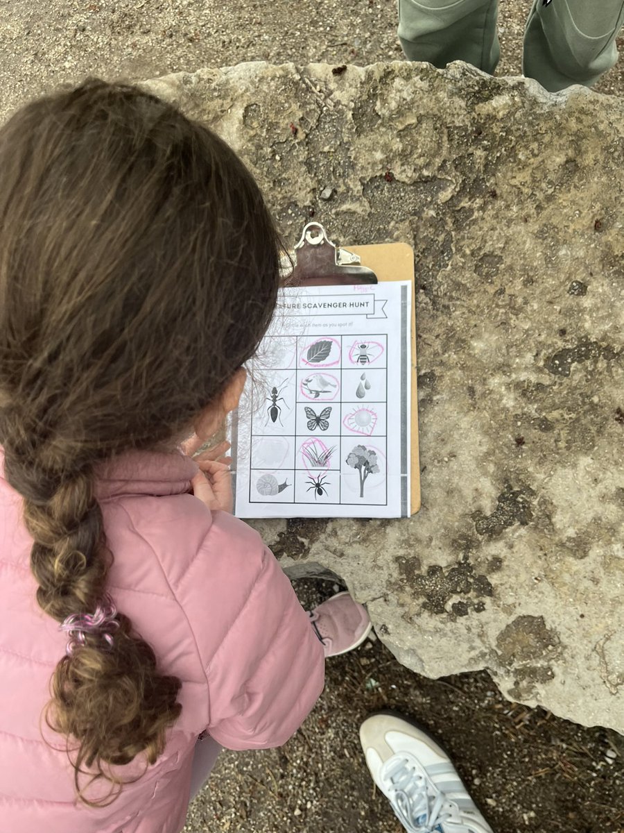 We love the spring weather and went on a nature scavenger hunt with our learning buddies. We especially loved finding ❤️ shaped rocks! #outdooreducation