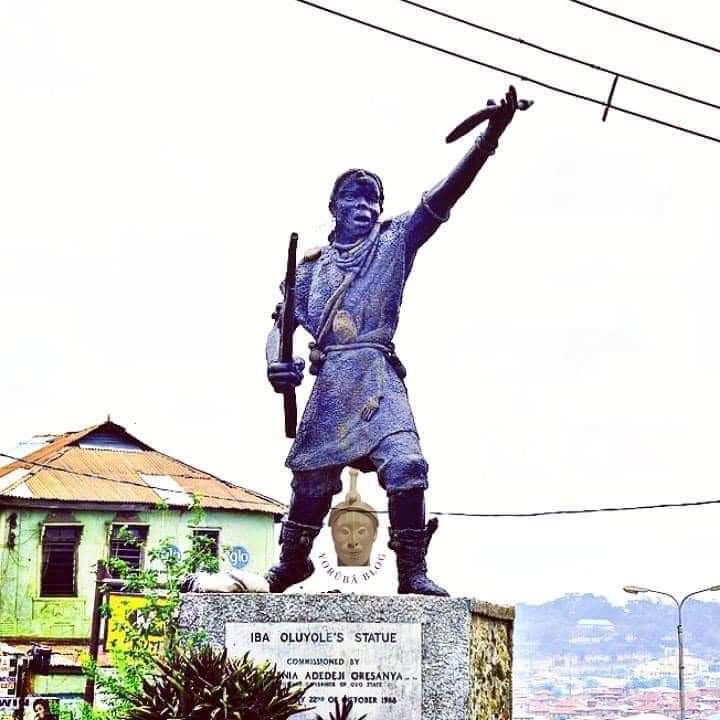 IBA OLUYOLE: THE LEGEND OF IBADAN

He came from a lineage of warriors and royalty, his father, Olukuoye Ajala was the son of Yamba Bi Ekun, a Bashorun in the Oyo empire during the reign of Alaafin Ojigi. His mother, Agbonrin was the daughter of Alaafin Abiodun I. Oluyole was a…