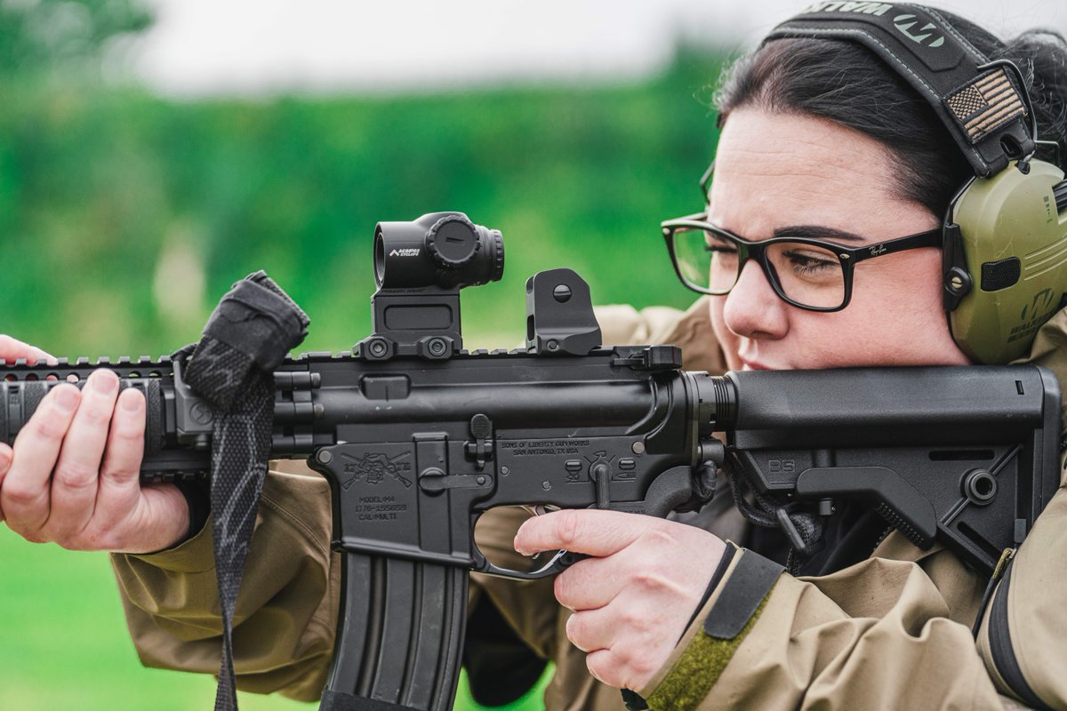 Did you know that our #SLx optics undergo rigorous 💪 field-testing during development to best serve you in any environment? Also, 100% of PA Optics are inspected by Quality Control before shipping to our dealers. 📬👀 #primaryarmsoptics #quality #lifetimewarranty #MicroPrism