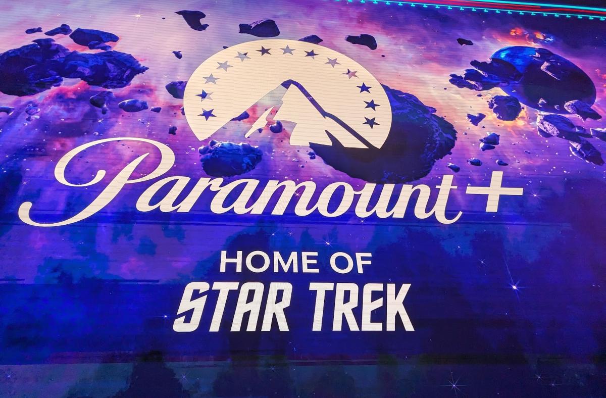 🚨PARAMOUNT CEO OUT The sale of Paramount Global appears to be gaining momentum with the departure of Paramount CEO Bob Bakish today. Negotiations are currently ongoing for a merger with Skydance Media, but no deal has yet been made. INFO: variety.com/2024/biz/news/… #StarTrek