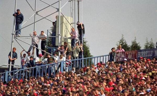 Awaydays23's tweet photo. ON THIS DAY 1994: Nottingham Forest celebrate promotion to the Premier League at Peterborough United #NFFC https://t.co/W0sTZO15aP