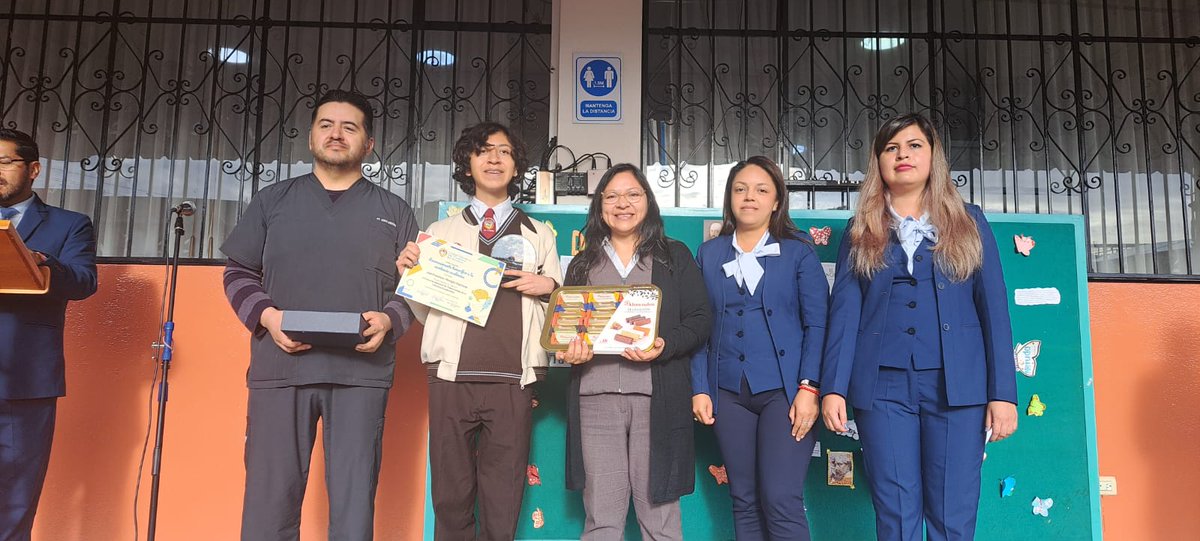 Felicita a nuestro estudiante Joel Obregón de 2do BGU y al área de Lengua y Literatura, por haber obtenido el 1er lugar en el ll concurso nacional de “Videoreseñas de la literatura ecuatoriana', organizado por el Ministerio de Educación del Ecuador.