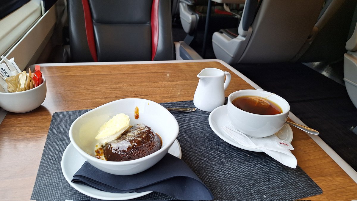 And finally the Sticky Toffee Pudding with a nice cup of tea. Again, exquisite.